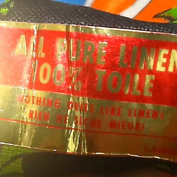 VINTAGE HANDPRINTED LINEN- DESIGNED BY: CHRIS BASH - Picture 5 of 8